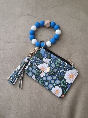 Floral Wristlet Card Holder Keychain Blue And White Flowers